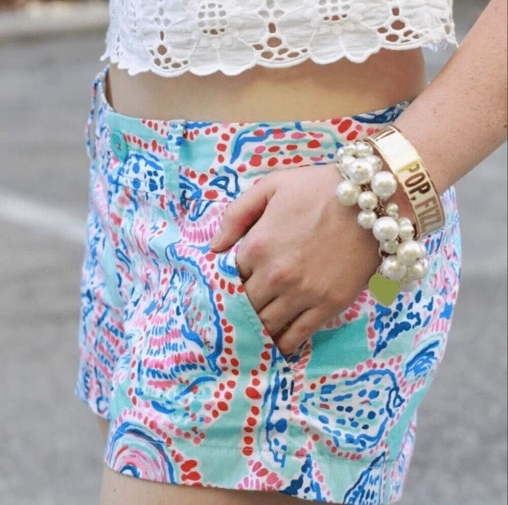 Lilly Pulitzer The Walsh Shorts Shell Me About It Size 4